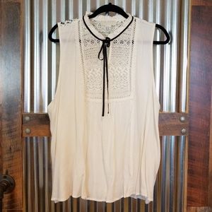White lace inset tank size 3x